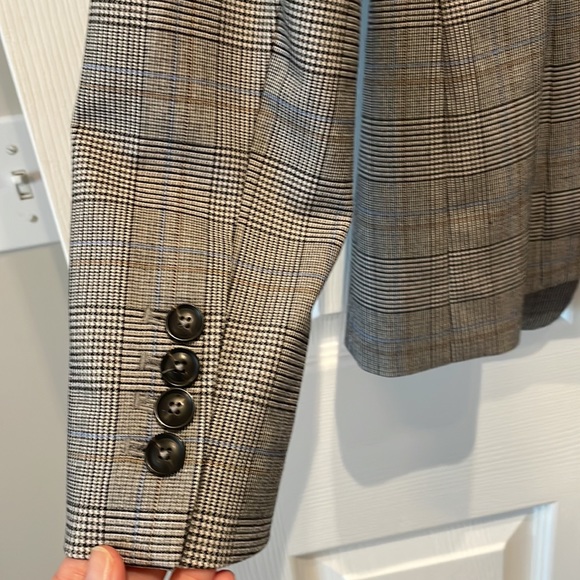 See next listing for matching pant. Sharp Blazer in cool tone plaid - Picture 6 of 7